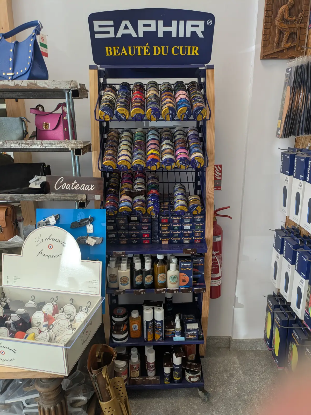 Produits d'entretien du cuir Saphir à la Cordonnerie Meunier